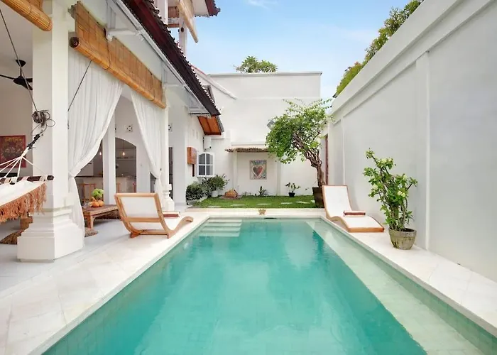 Villa Tropical Private With Ricefield View, Short Drive To Canggu (Bali)